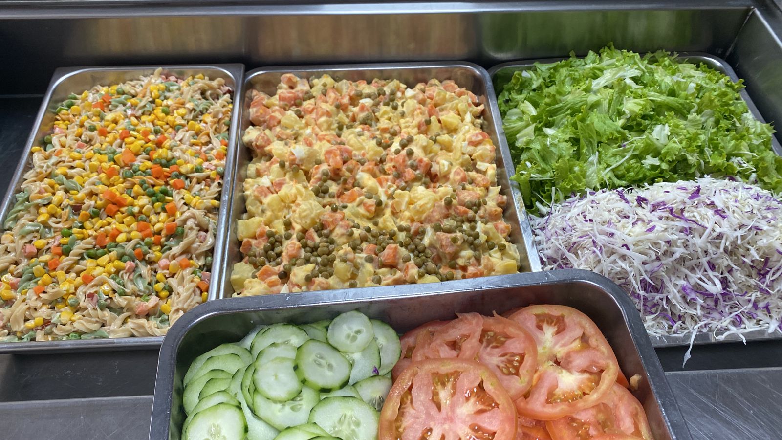 Barra de ensaladas frescas